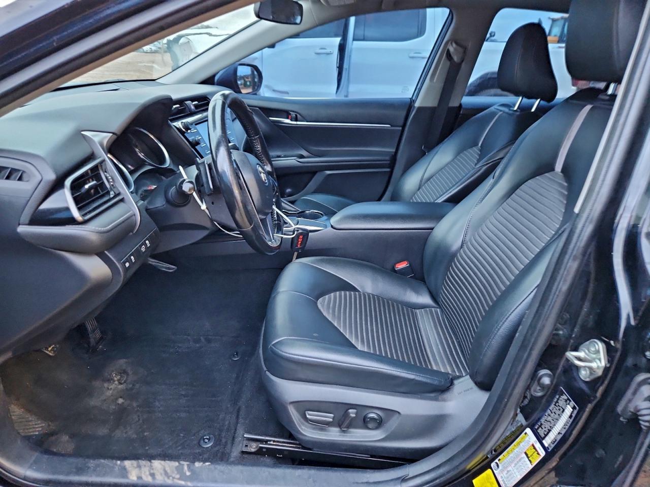 2020 TOYOTA CAMRY SE photo 13