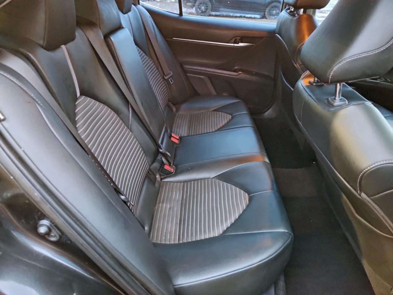 2020 TOYOTA CAMRY SE photo 19