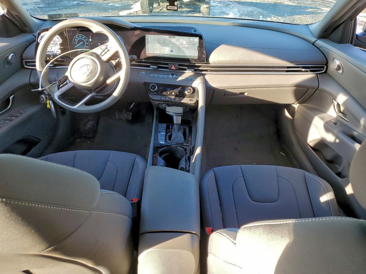 2024 HYUNDAI ELANTRA BLUE photo 8