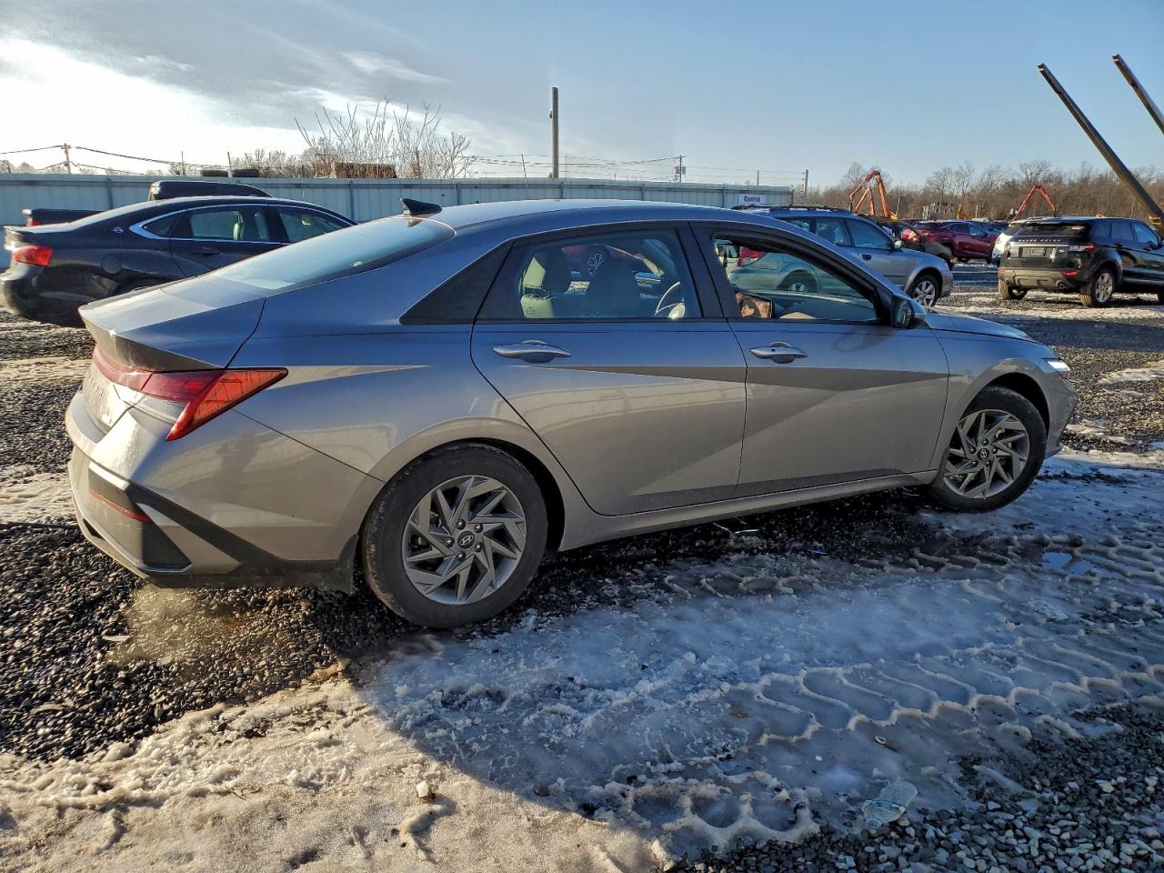 2024 HYUNDAI ELANTRA BLUE photo 3