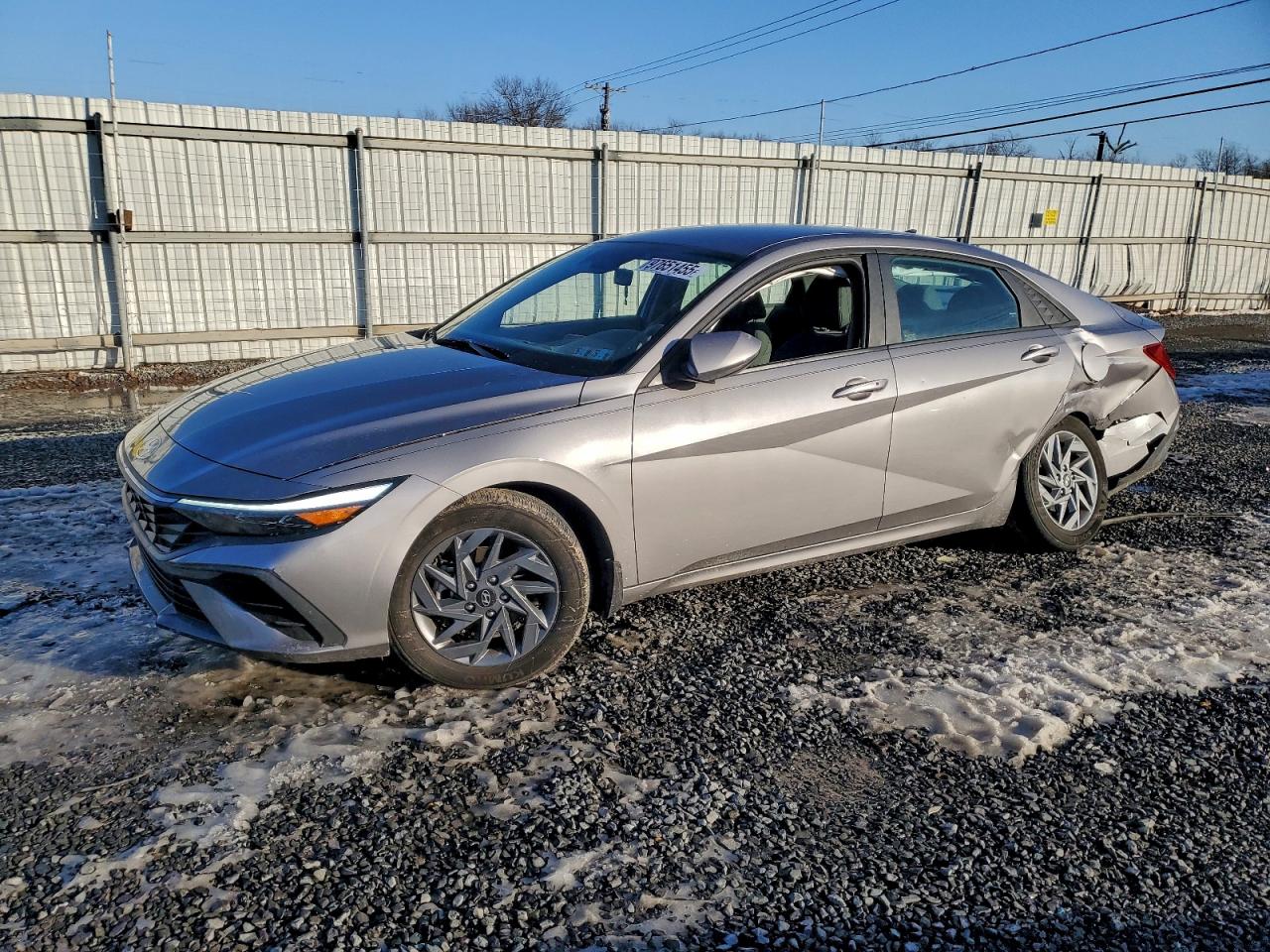 2024 HYUNDAI ELANTRA