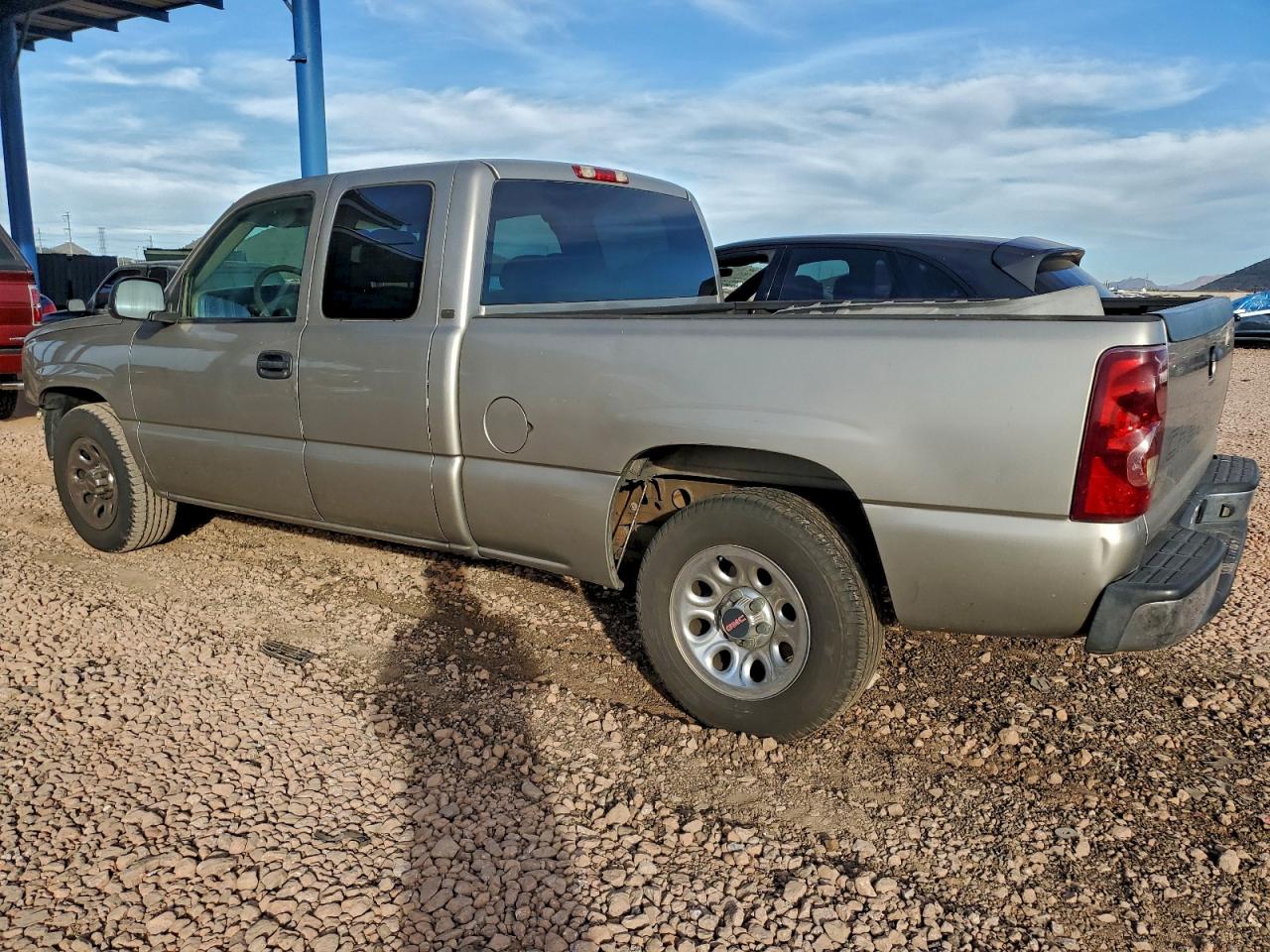 2003 CHEVROLET SILVERADO C1500 photo 2