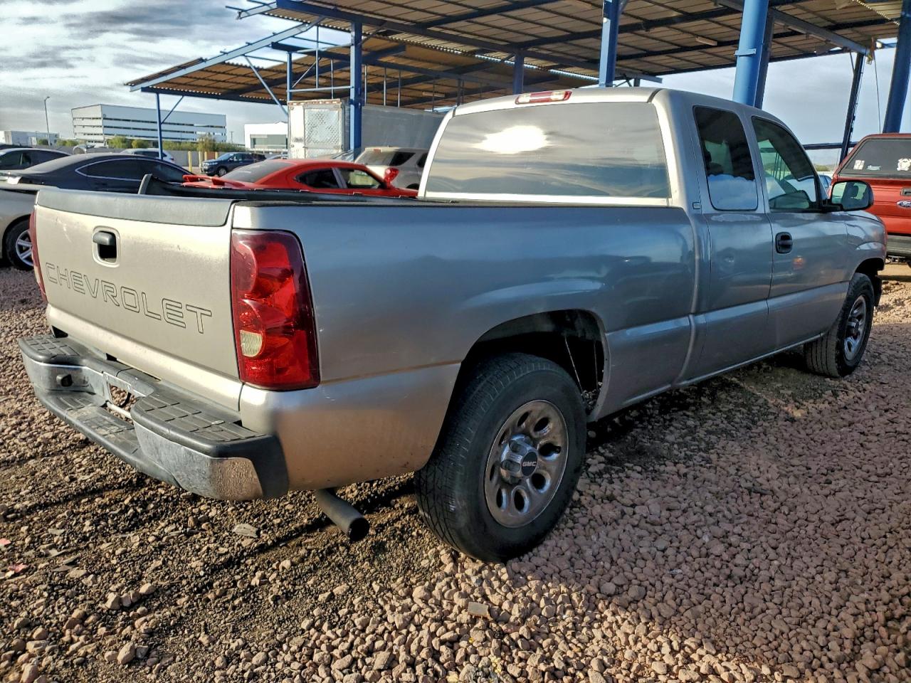 2003 CHEVROLET SILVERADO C1500 photo 3