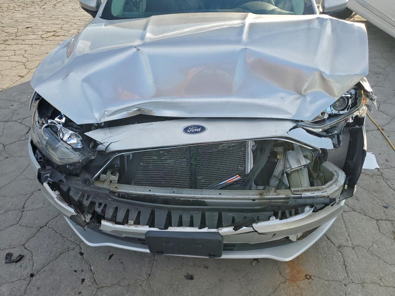 2017 FORD FUSION SE photo 11