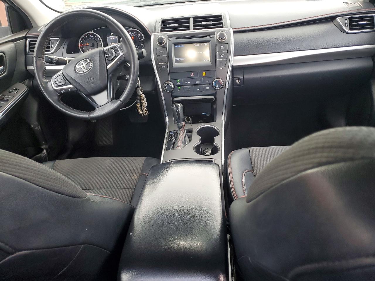 2016 TOYOTA CAMRY LE photo 8
