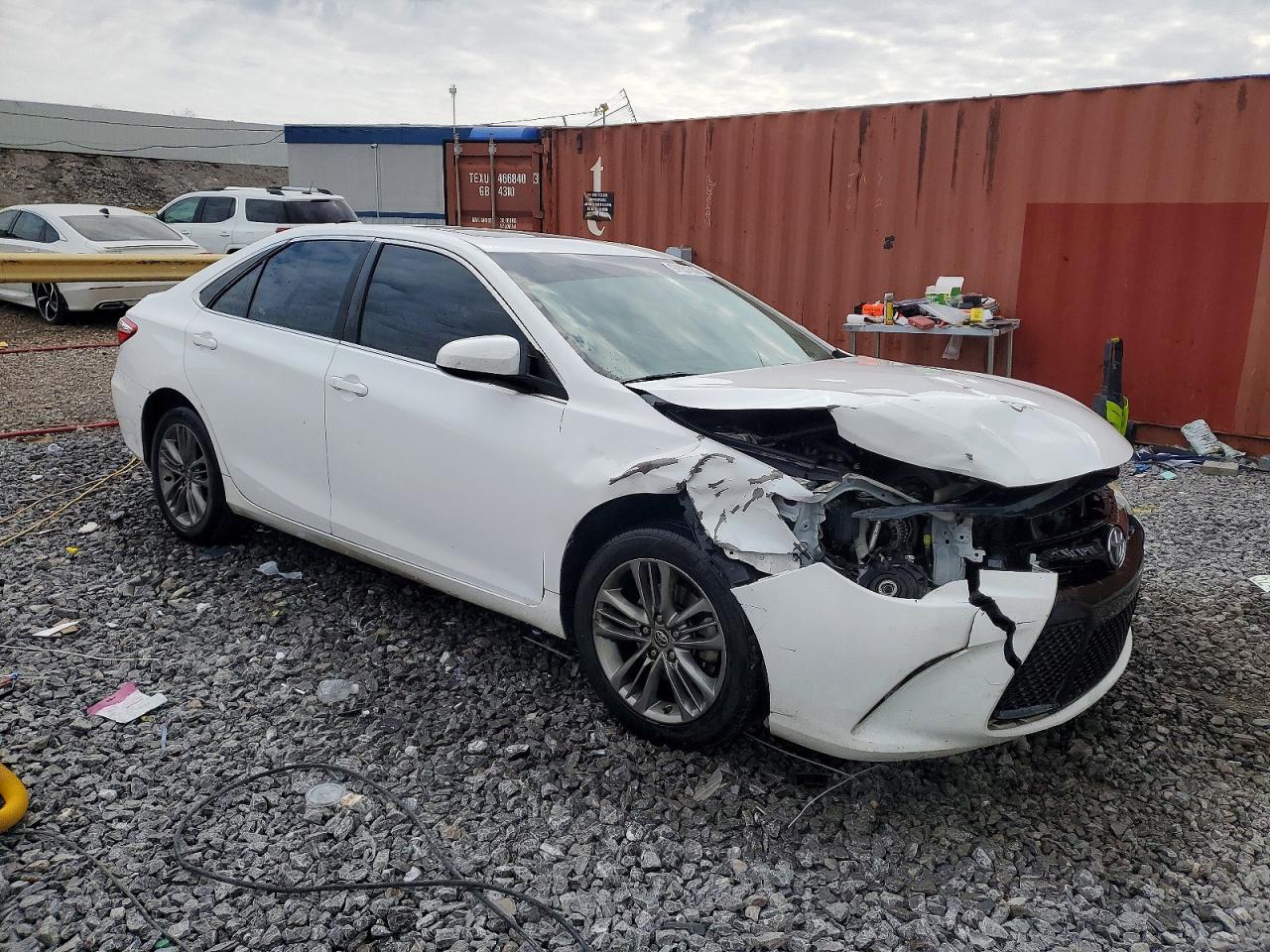 2016 TOYOTA CAMRY LE photo 4