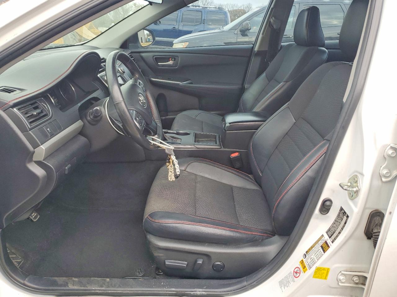 2016 TOYOTA CAMRY LE photo 7