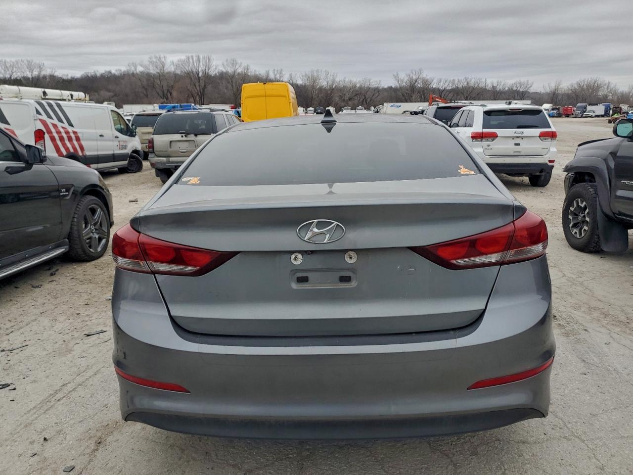 2017 HYUNDAI ELANTRA SE photo 6
