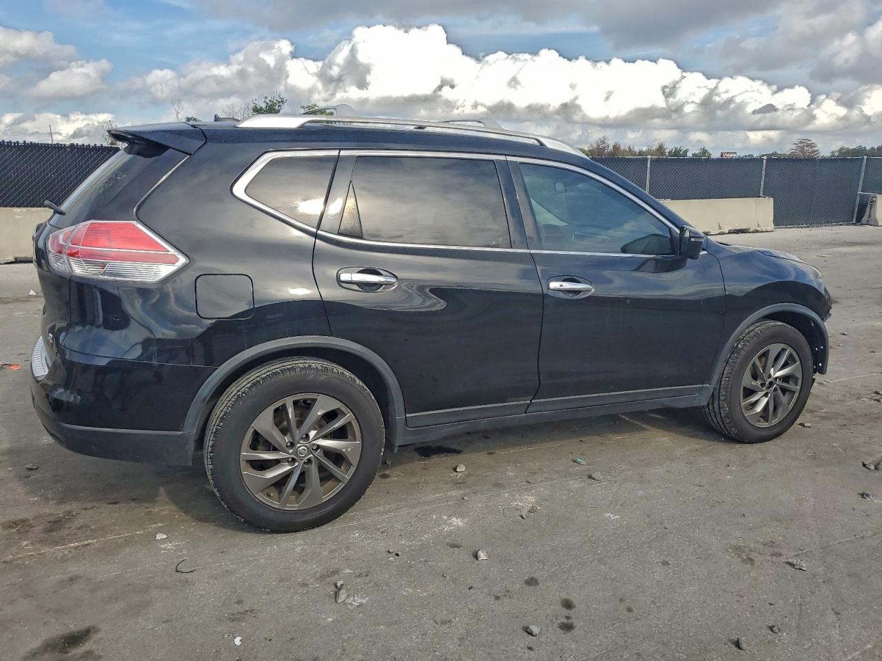 2016 NISSAN ROGUE S photo 3