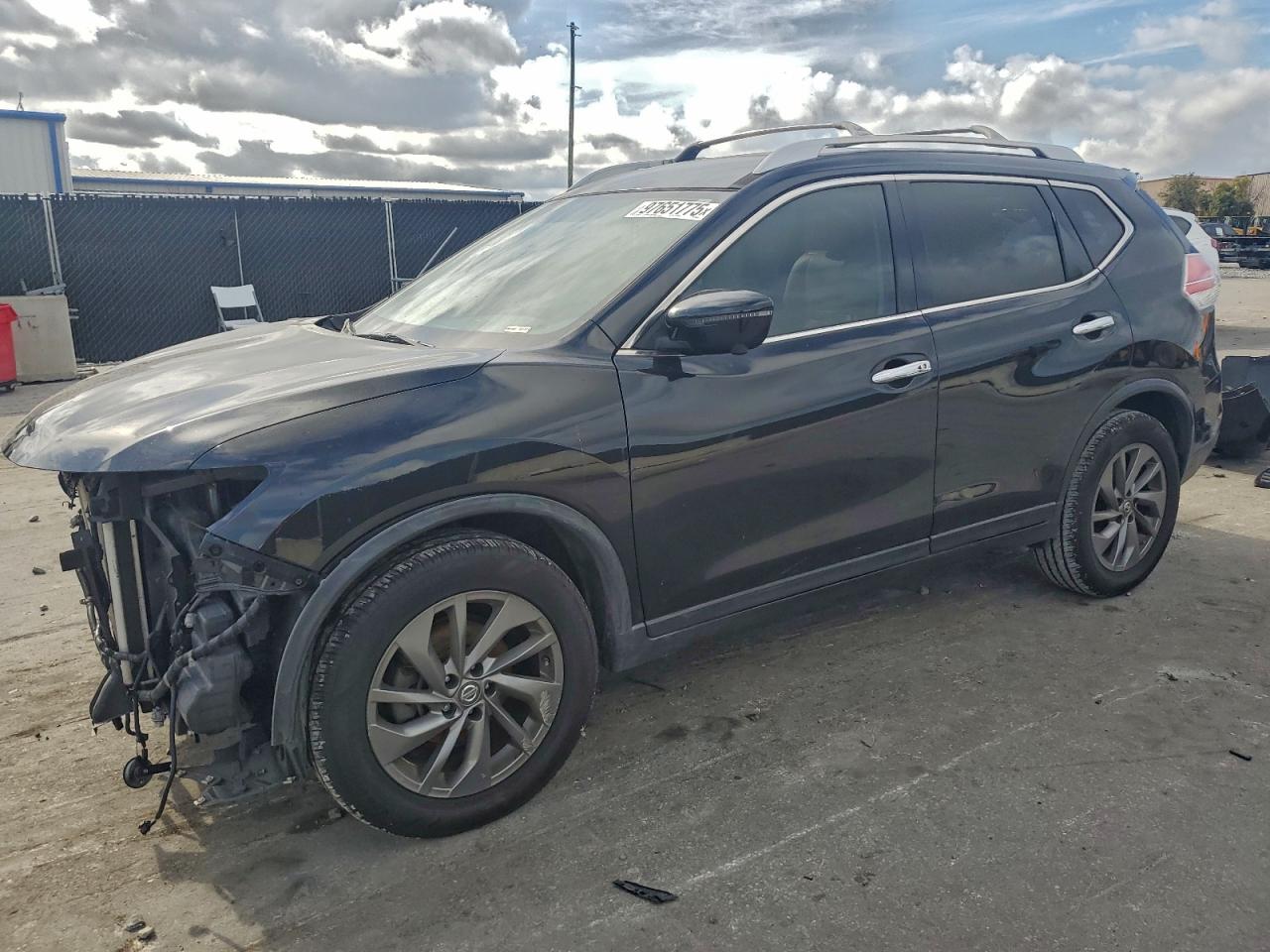 2016 NISSAN ROGUE