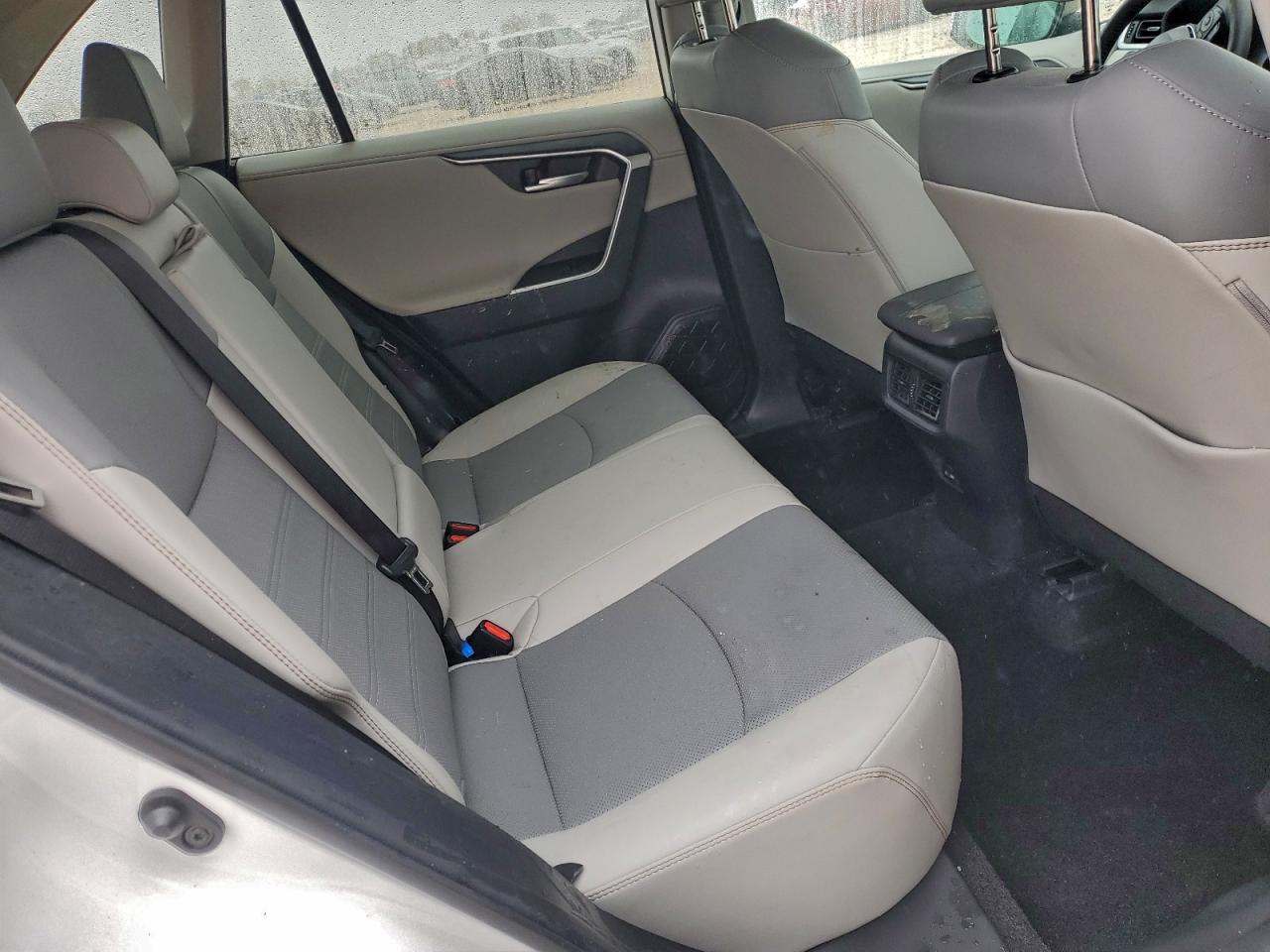 2024 TOYOTA RAV4 LIMITED photo 11