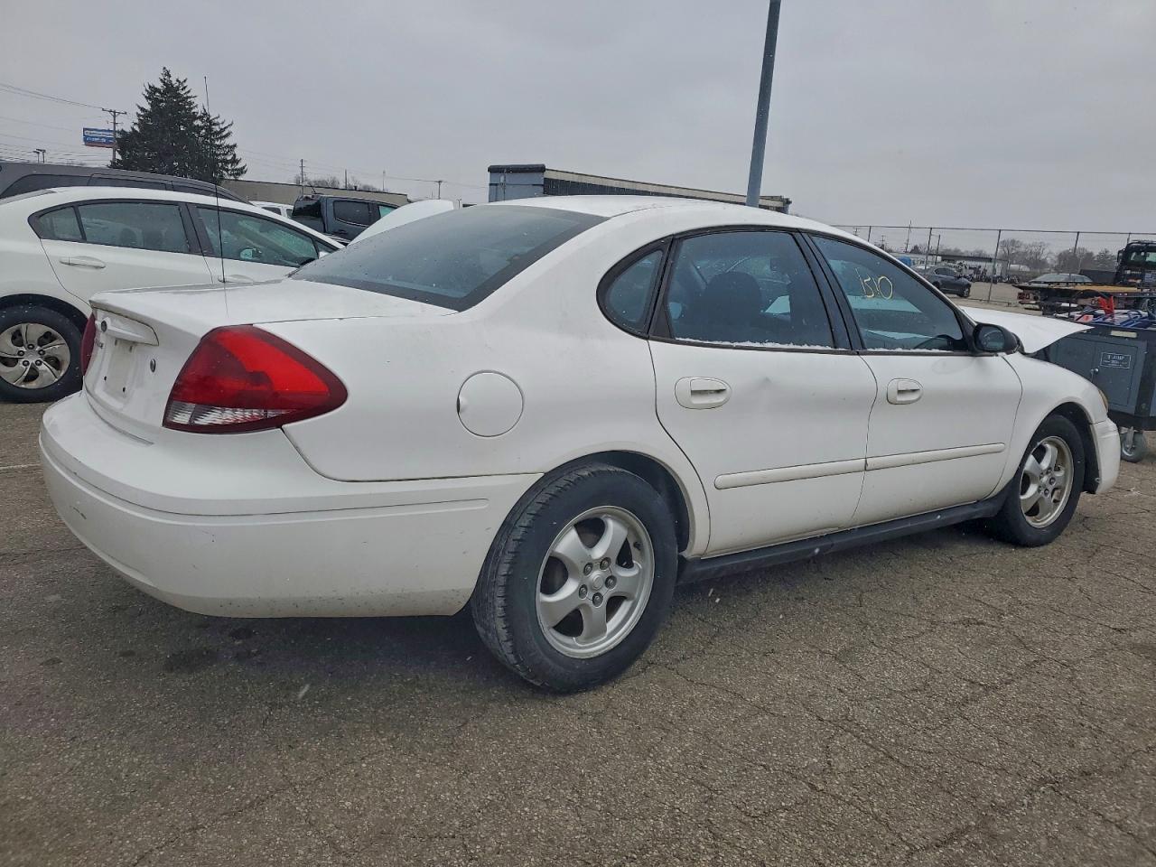 2005 FORD TAURUS SE photo 3