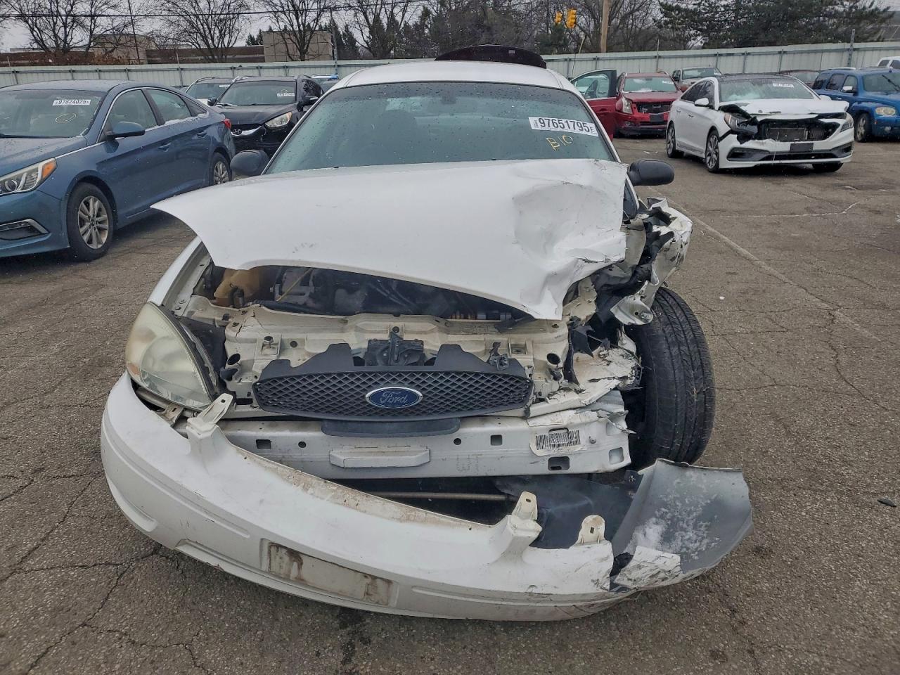 2005 FORD TAURUS SE photo 5