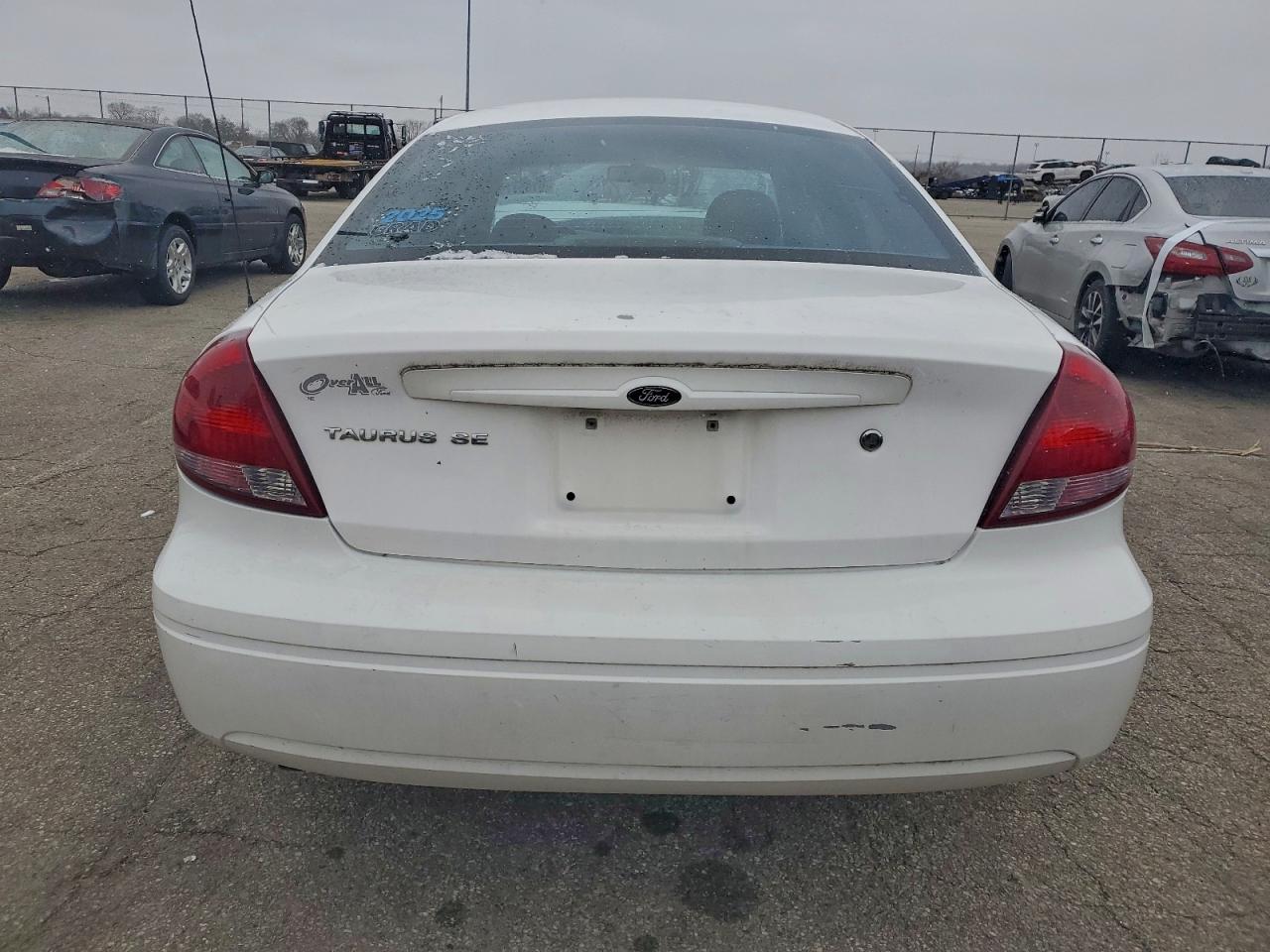 2005 FORD TAURUS SE photo 6