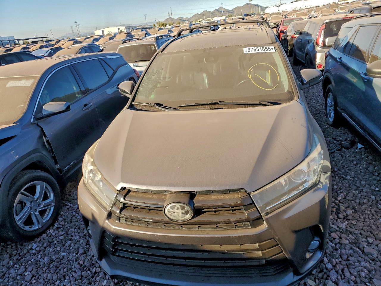 2018 TOYOTA HIGHLANDER SE photo 5