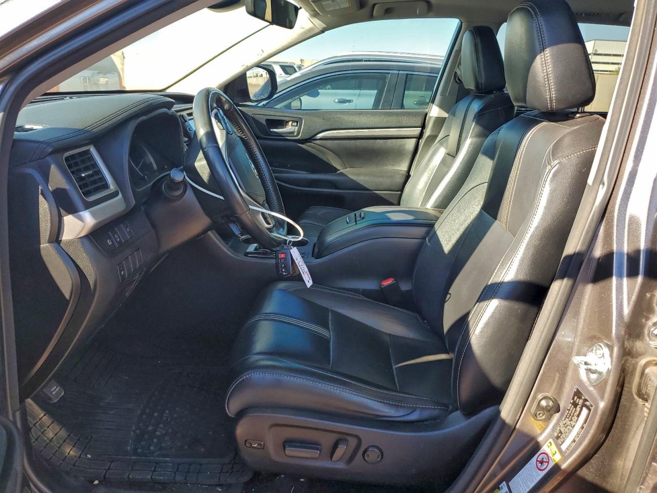 2018 TOYOTA HIGHLANDER SE photo 7