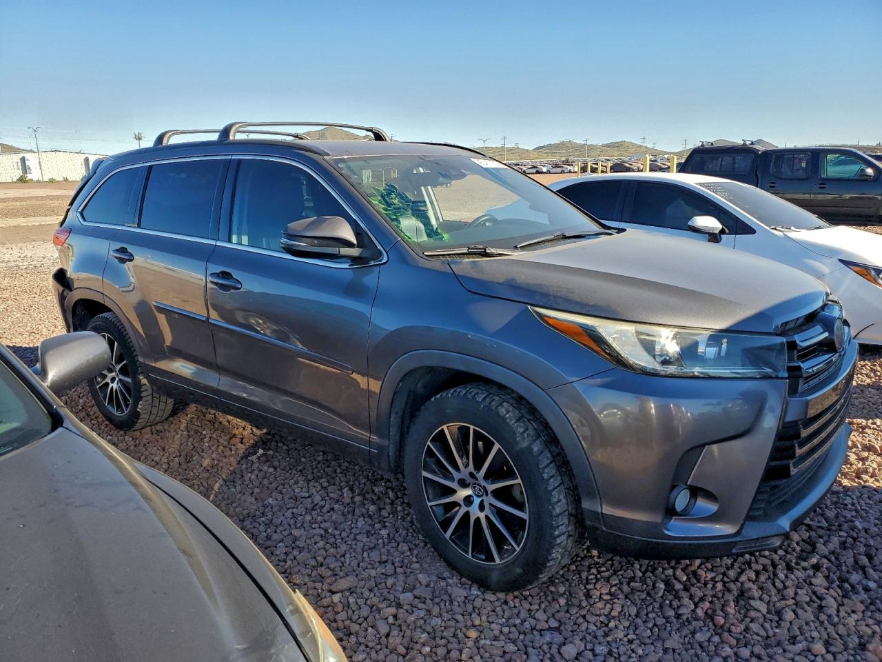 2018 TOYOTA HIGHLANDER SE photo 4