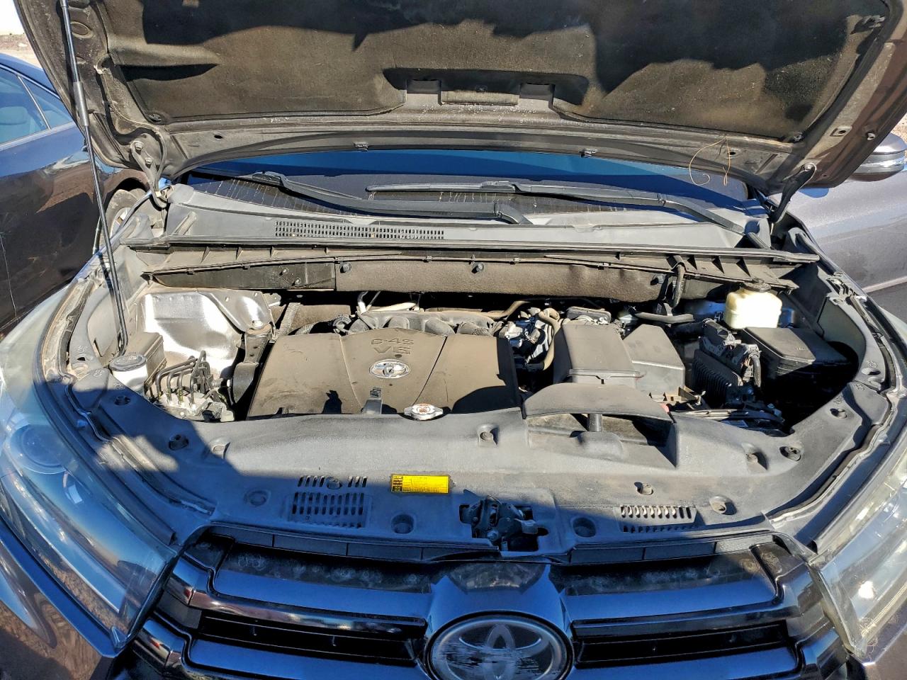 2018 TOYOTA HIGHLANDER SE photo 11