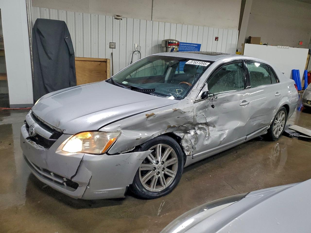 2006 TOYOTA AVALON
