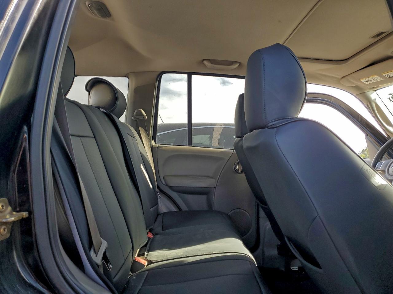 2005 JEEP LIBERTY LIMITED photo 10