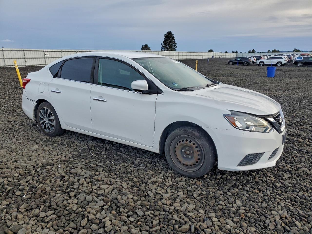 2017 NISSAN SENTRA S photo 4