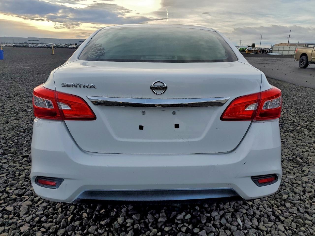 2017 NISSAN SENTRA S photo 6