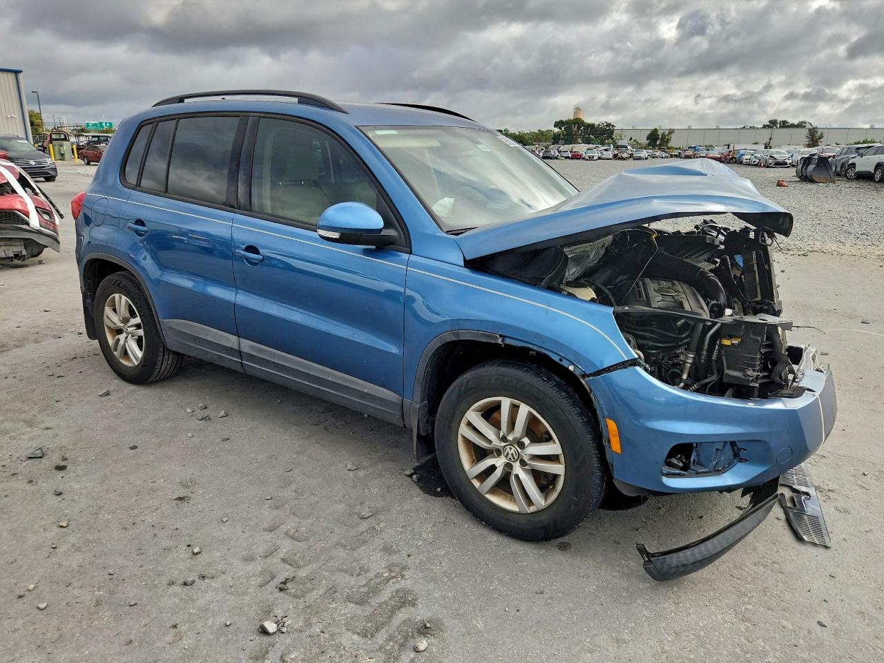 2017 VOLKSWAGEN TIGUAN S photo 4