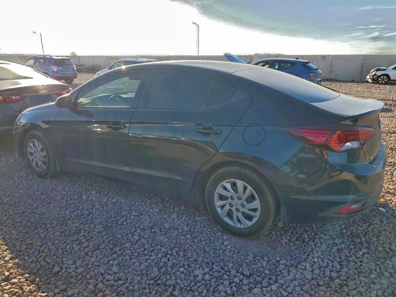 2020 HYUNDAI ELANTRA SE photo 2