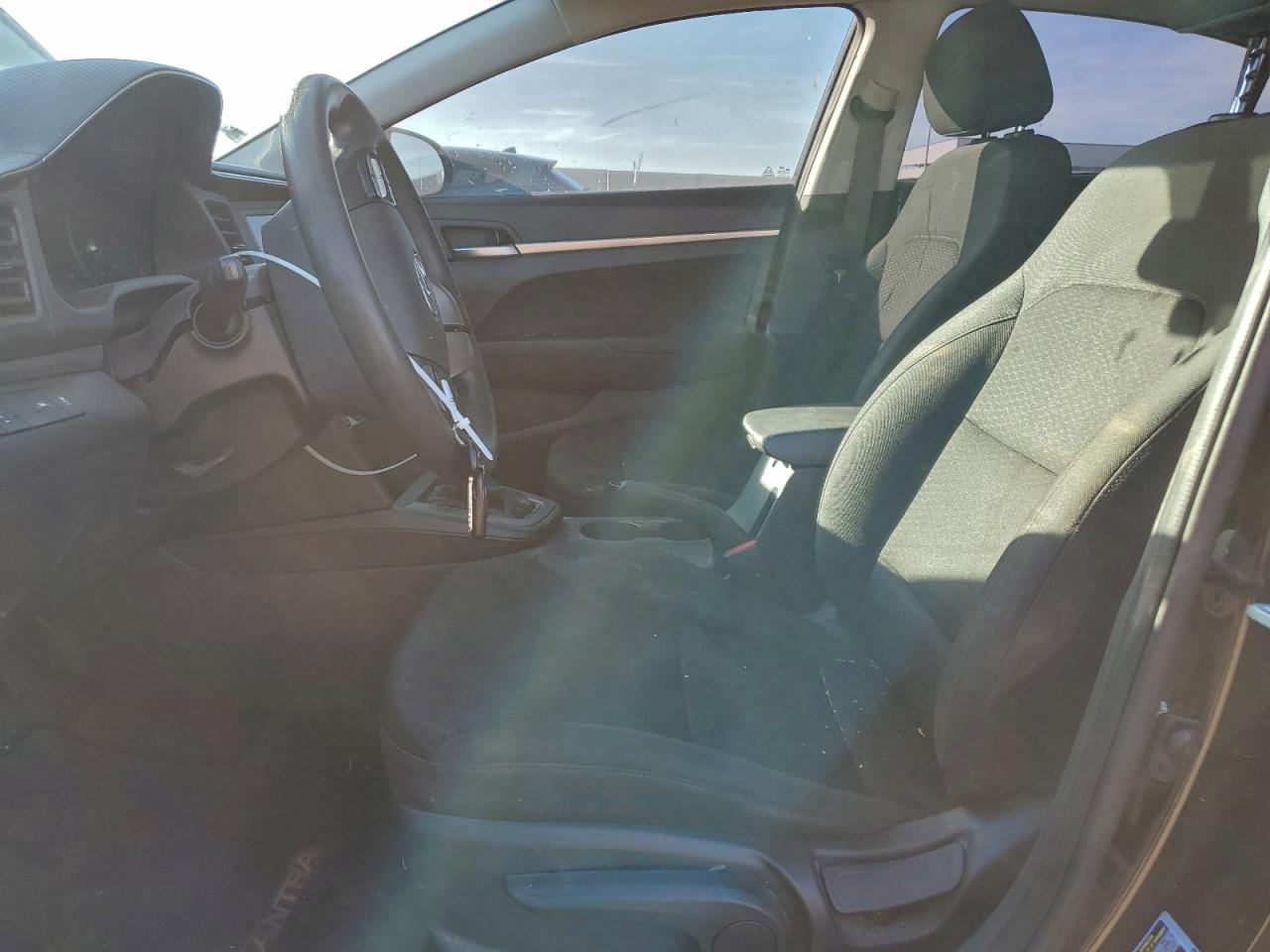 2020 HYUNDAI ELANTRA SE photo 7