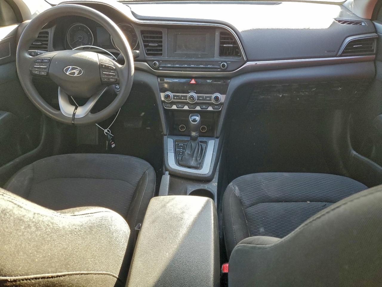 2020 HYUNDAI ELANTRA SE photo 8