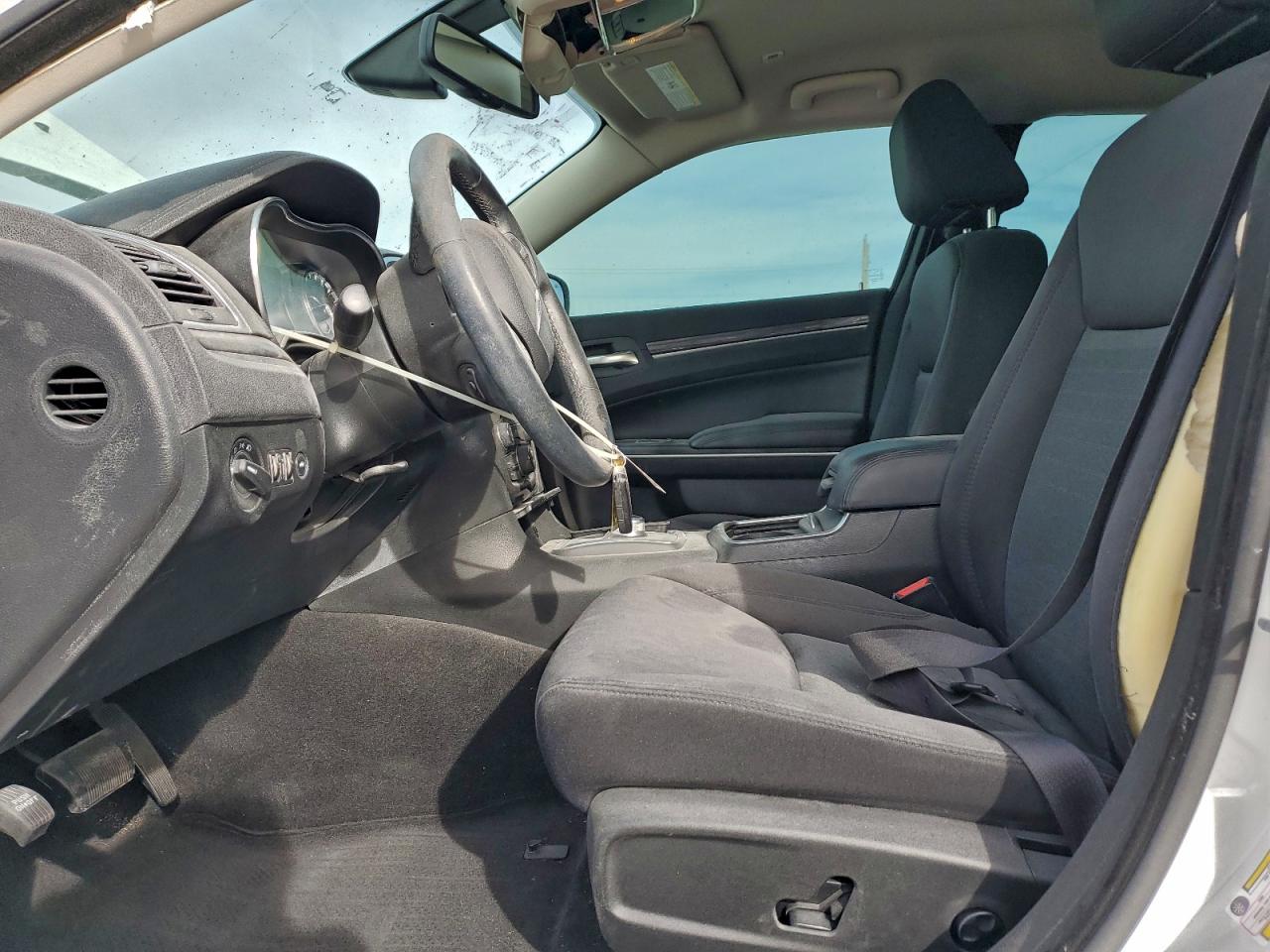 2019 CHRYSLER 300 TOURING photo 7