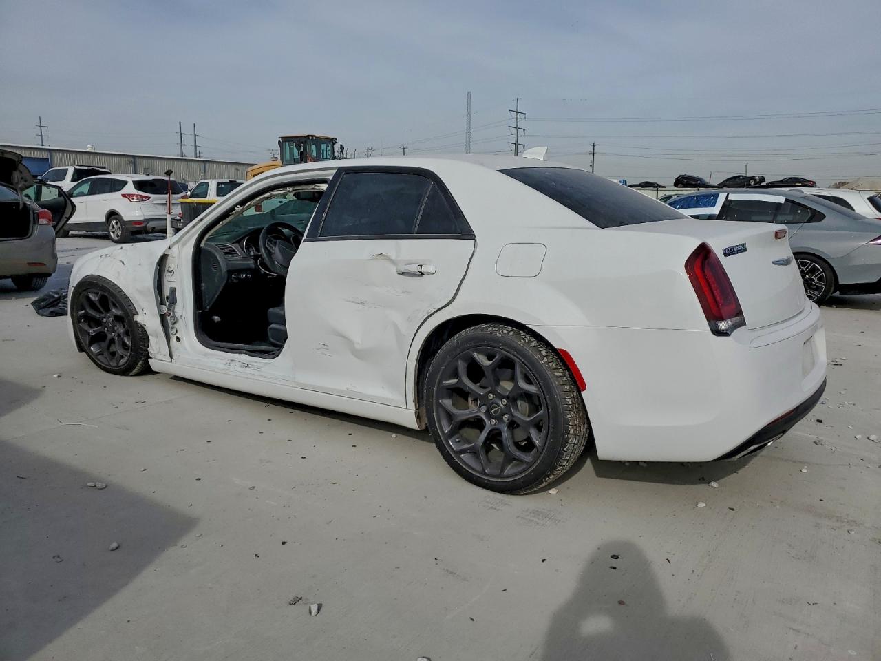 2019 CHRYSLER 300 TOURING photo 2