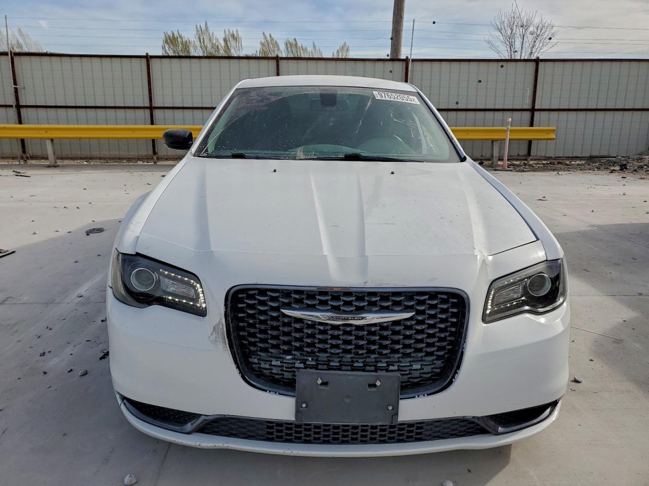 2019 CHRYSLER 300 TOURING photo 5