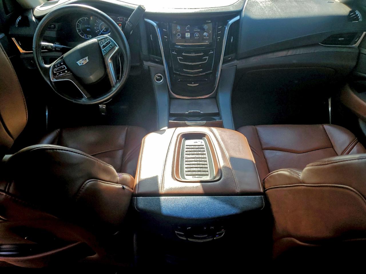 2016 CADILLAC ESCALADE LUXURY photo 8