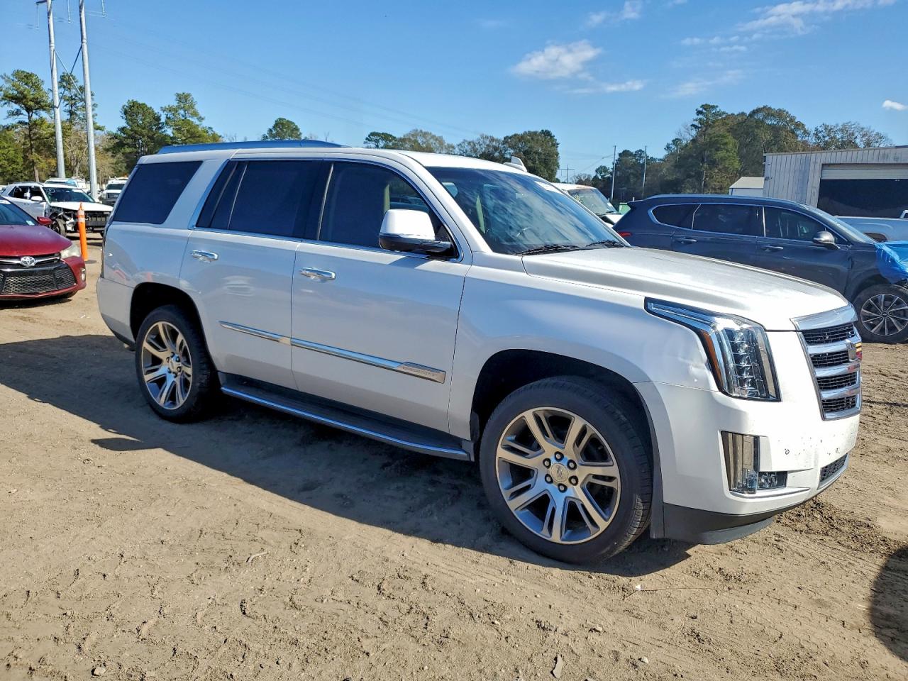 2016 CADILLAC ESCALADE LUXURY photo 4