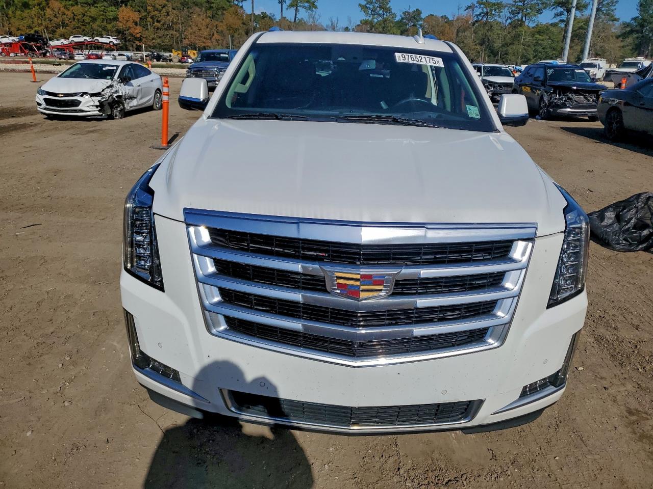 2016 CADILLAC ESCALADE LUXURY photo 5