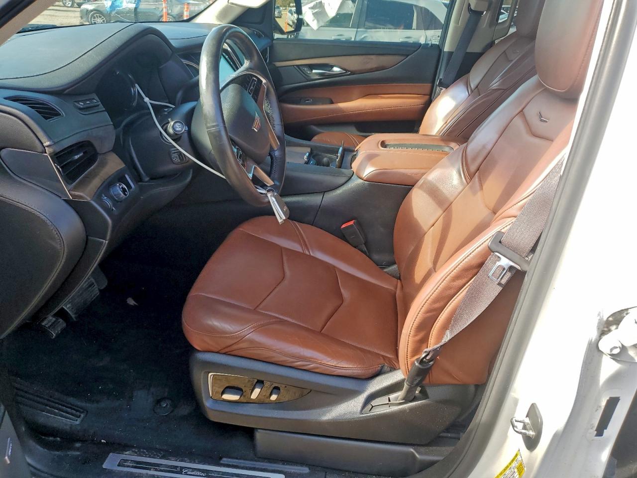 2016 CADILLAC ESCALADE LUXURY photo 7