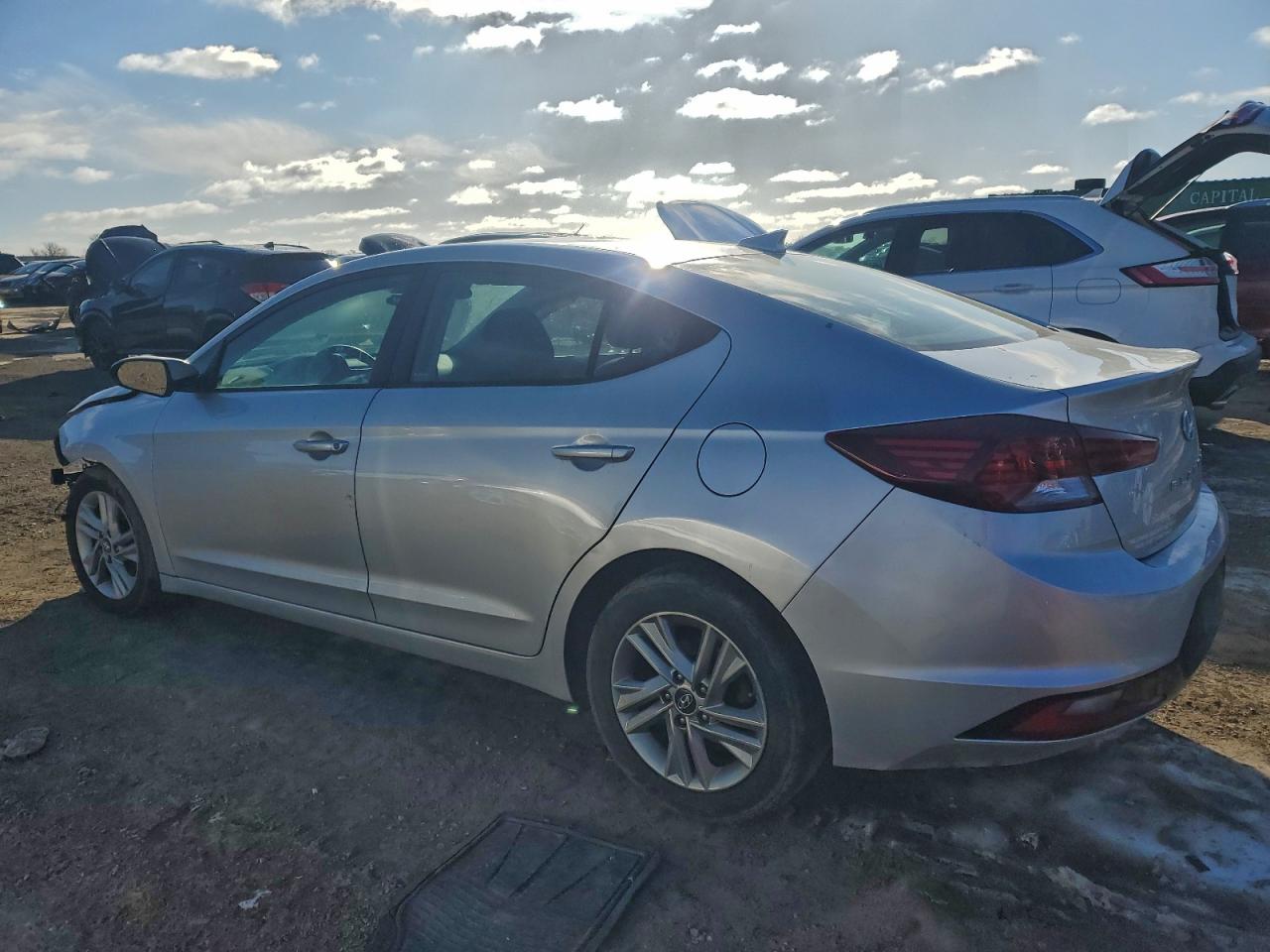2019 HYUNDAI ELANTRA SEL photo 2