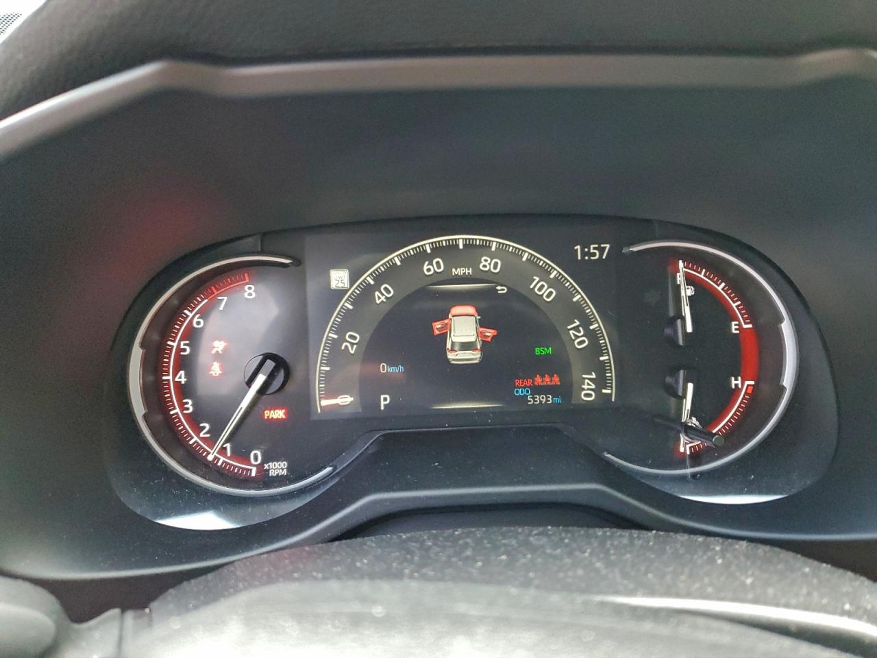 2025 TOYOTA RAV4 XLE photo 9