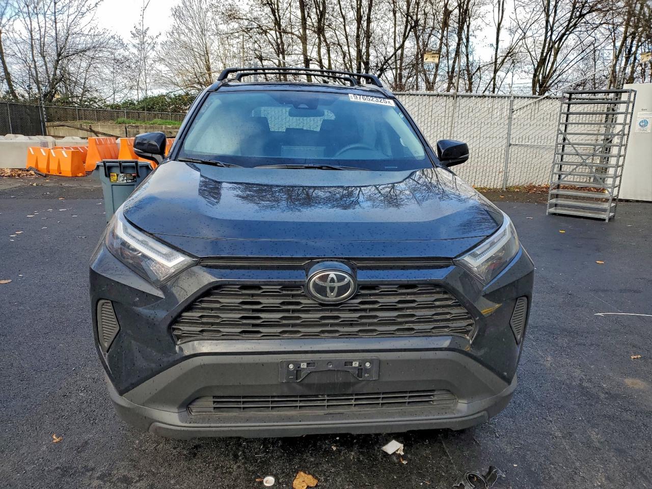 2025 TOYOTA RAV4 XLE photo 5