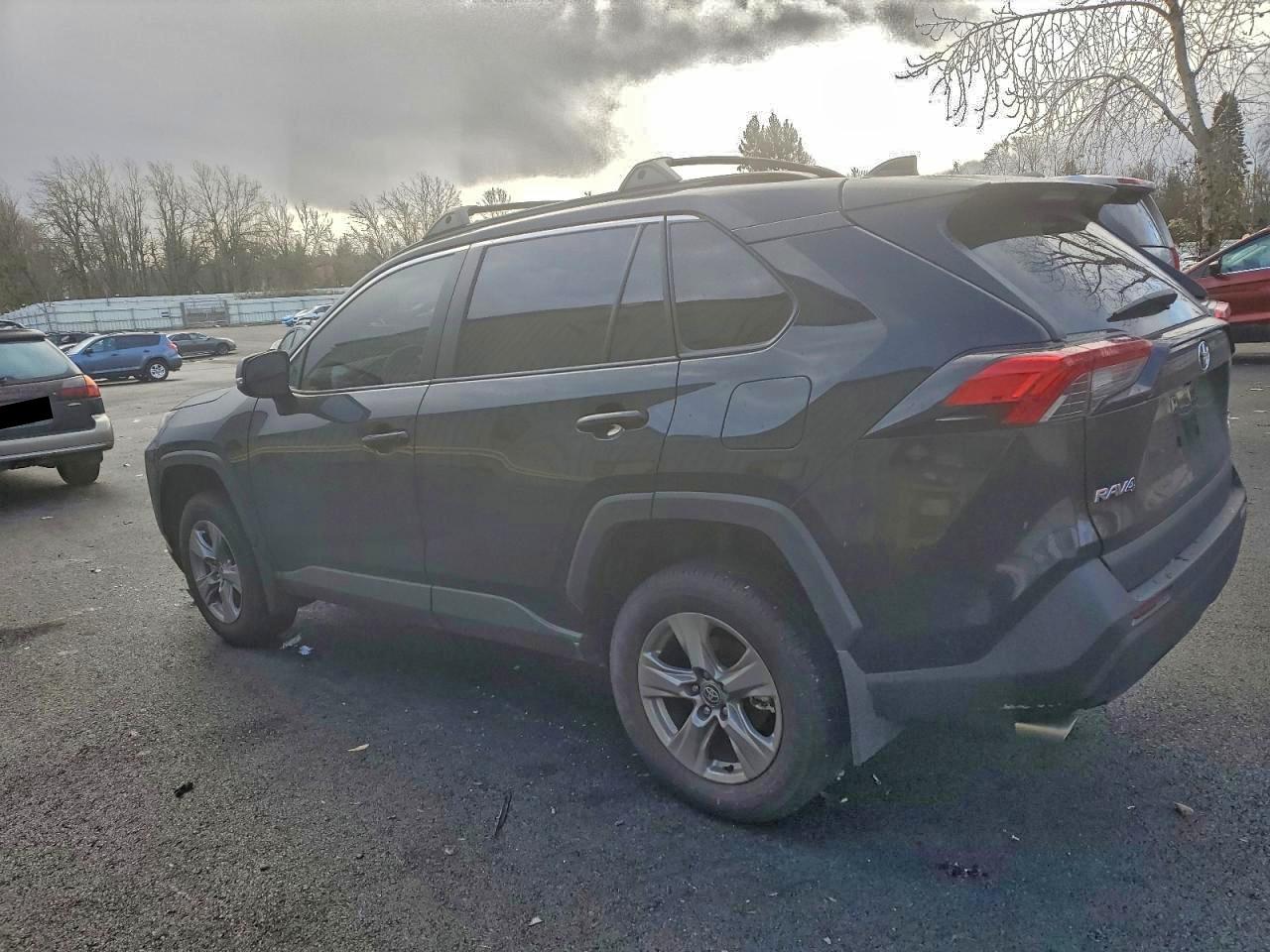 2025 TOYOTA RAV4 XLE photo 2