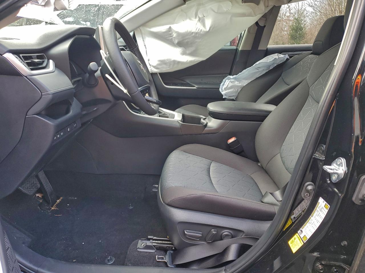 2025 TOYOTA RAV4 XLE photo 7