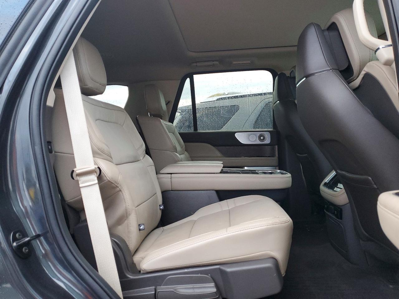 2024 LINCOLN NAVIGATOR RESERVE photo 21