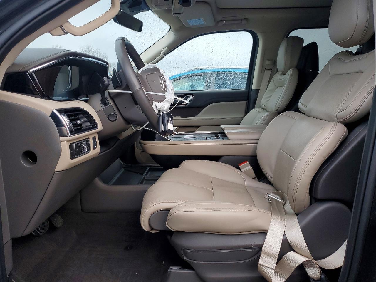 2024 LINCOLN NAVIGATOR RESERVE photo 13