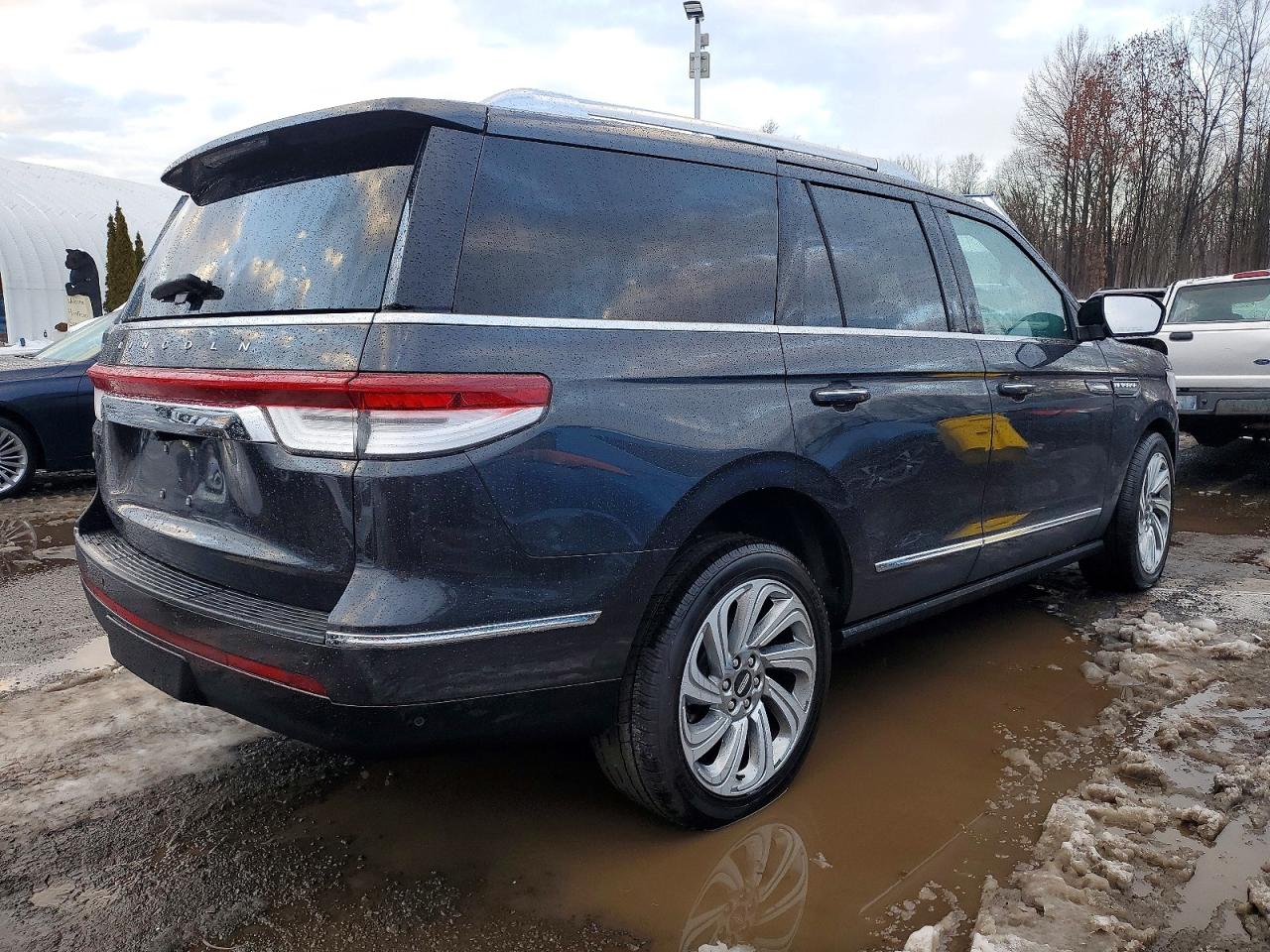2024 LINCOLN NAVIGATOR RESERVE photo 5