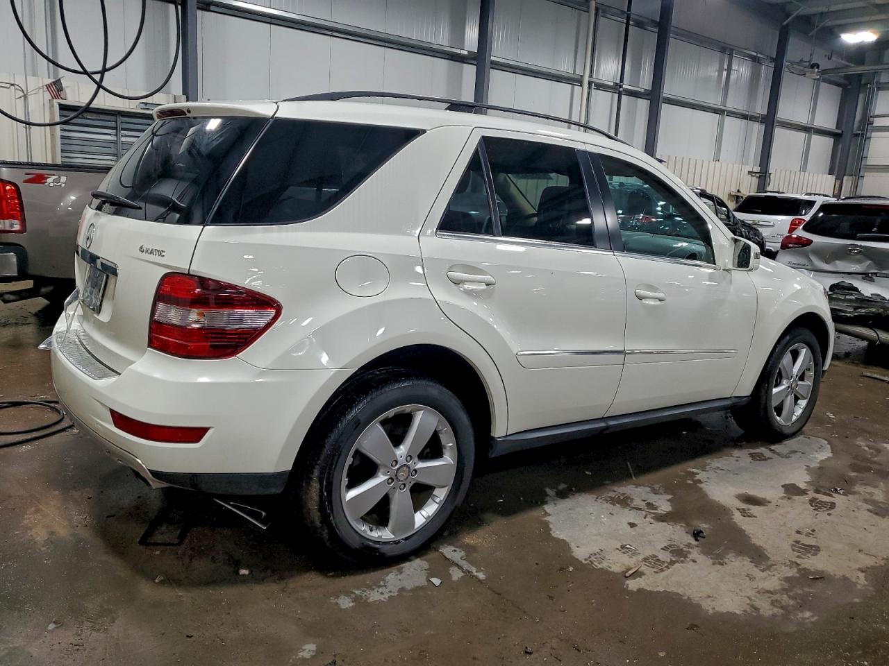 2011 MERCEDES-BENZ ML 350 4MATIC photo 3
