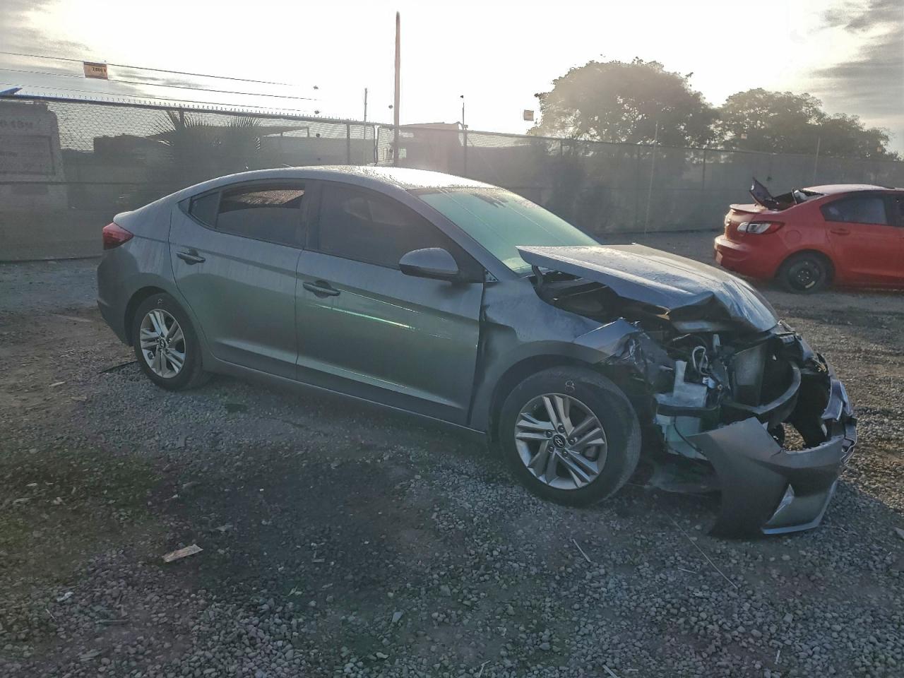 2019 HYUNDAI ELANTRA SEL photo 4