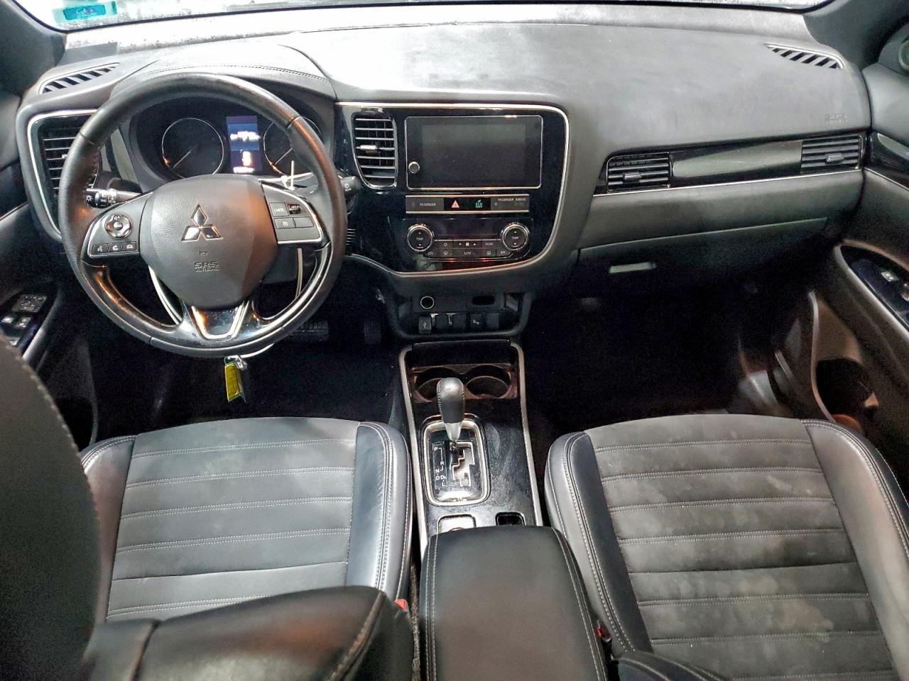 2019 MITSUBISHI OUTLANDER SE photo 8