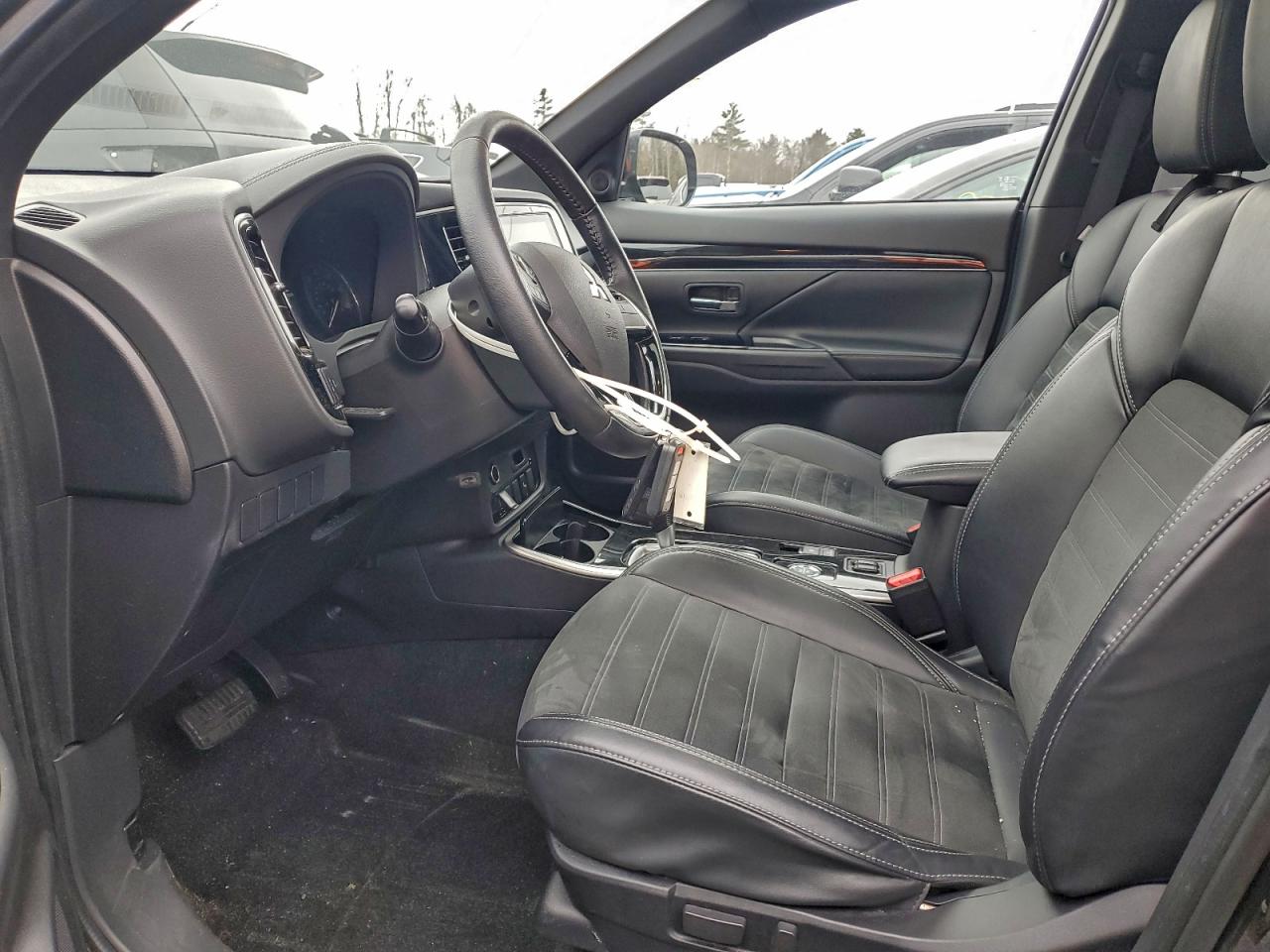 2019 MITSUBISHI OUTLANDER SE photo 7