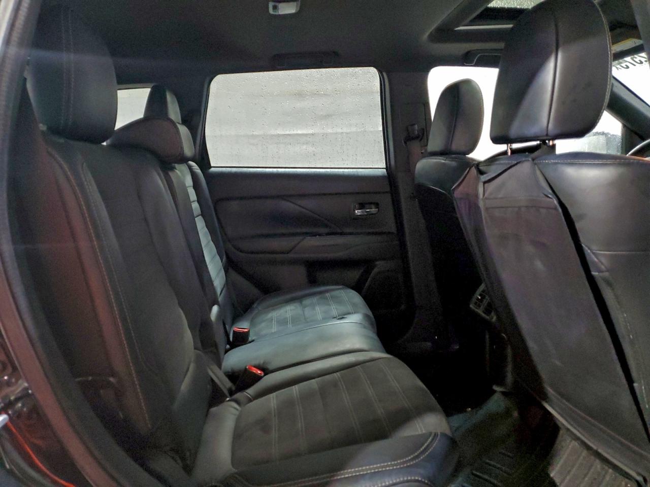2019 MITSUBISHI OUTLANDER SE photo 11